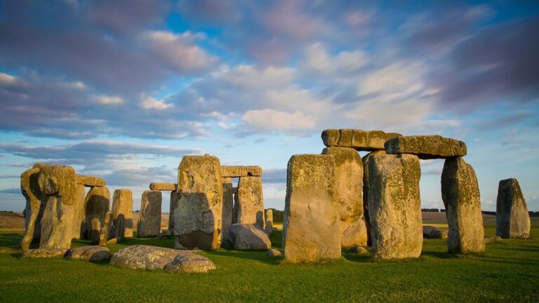 UK Stonehenge 768x432