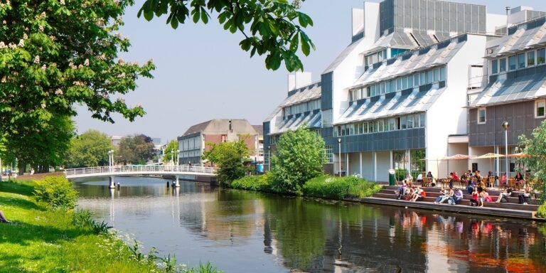Leiden University Campus River 768x384