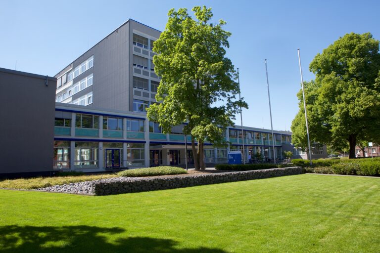 Niederrhein University of Applied Sciences Campus 1 768x512